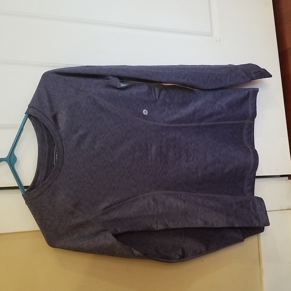 New Eddie Bauer Hyperlayer Crew- size small